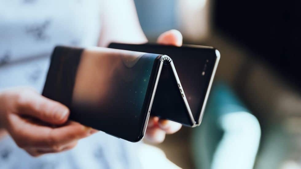 Das dreifach faltbare Konzept-Smartphone von TCL (Bildnachweis – TCL) – Jenseits der Fold-and-Flip-Galaxie: Erkundung innovativer faltbarer Telefonkonzepte
