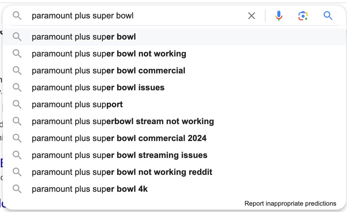 Eine Liste von Google-Vorschlägen zur automatischen Vervollständigung mit mehreren Ergebnissen für Probleme im Zusammenhang mit dem Super Bowl-Stream von Paramount.