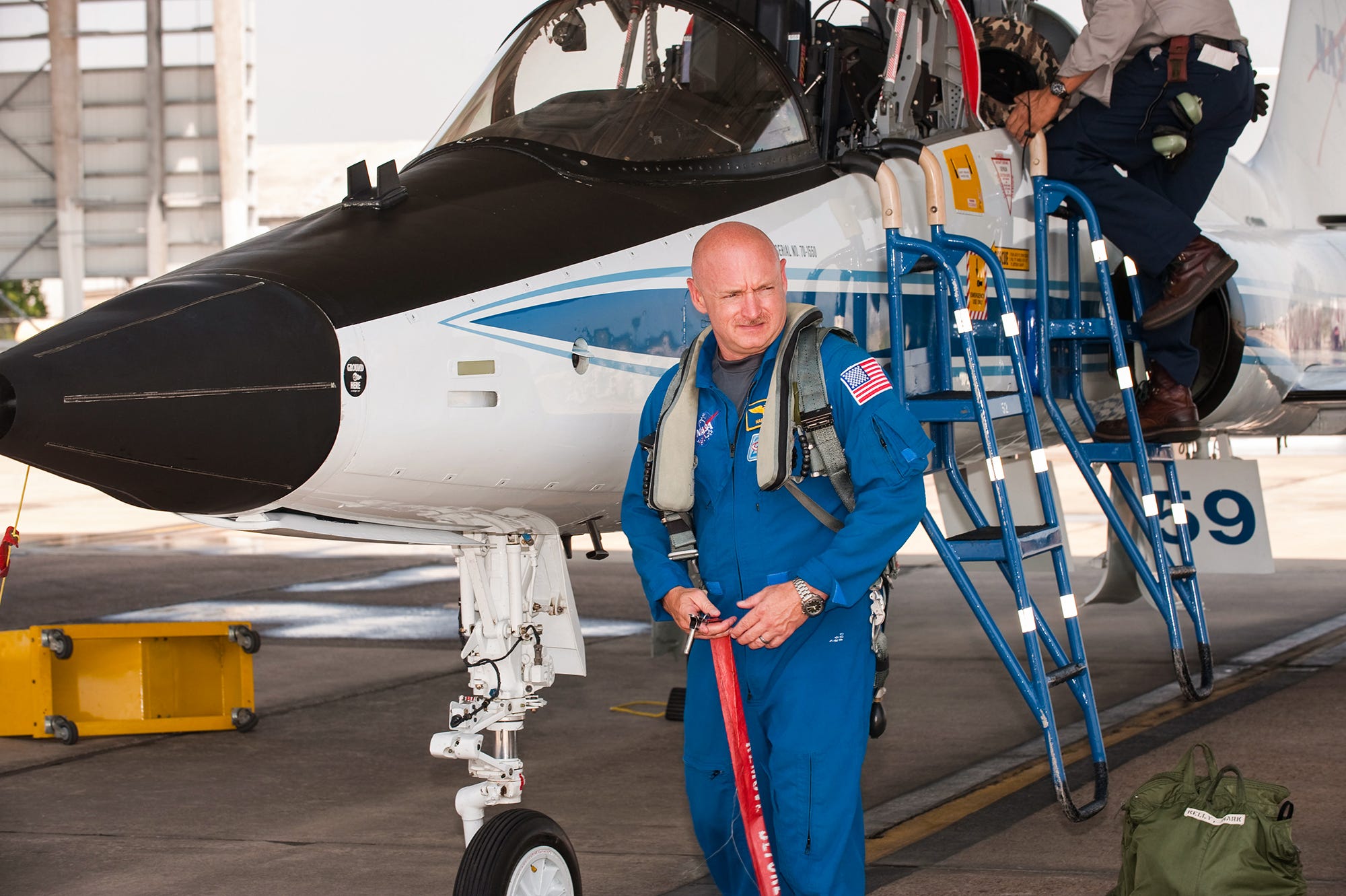 Mark Kelly NASA-Astronaut Jetpilot NASA jsc2010e119542_orig