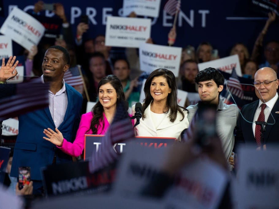 Nikki Haley kündigt mit ihrer Familie ihre Präsidentschaftskandidatur an