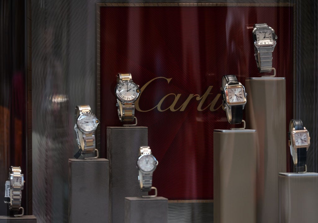 Cartier-Uhren in einem Schaufenster