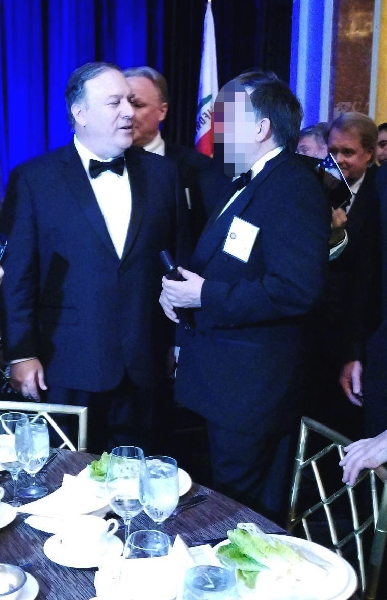 Ehemaliger Außenminister Mike Pompeo mit „Rollie“