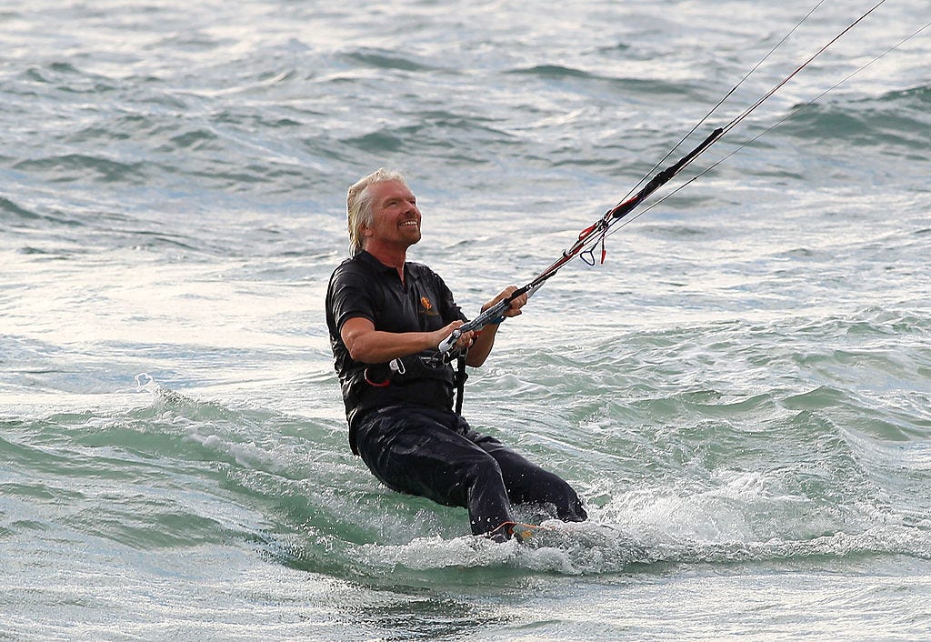 Richard Branson beim Kitesurfen
