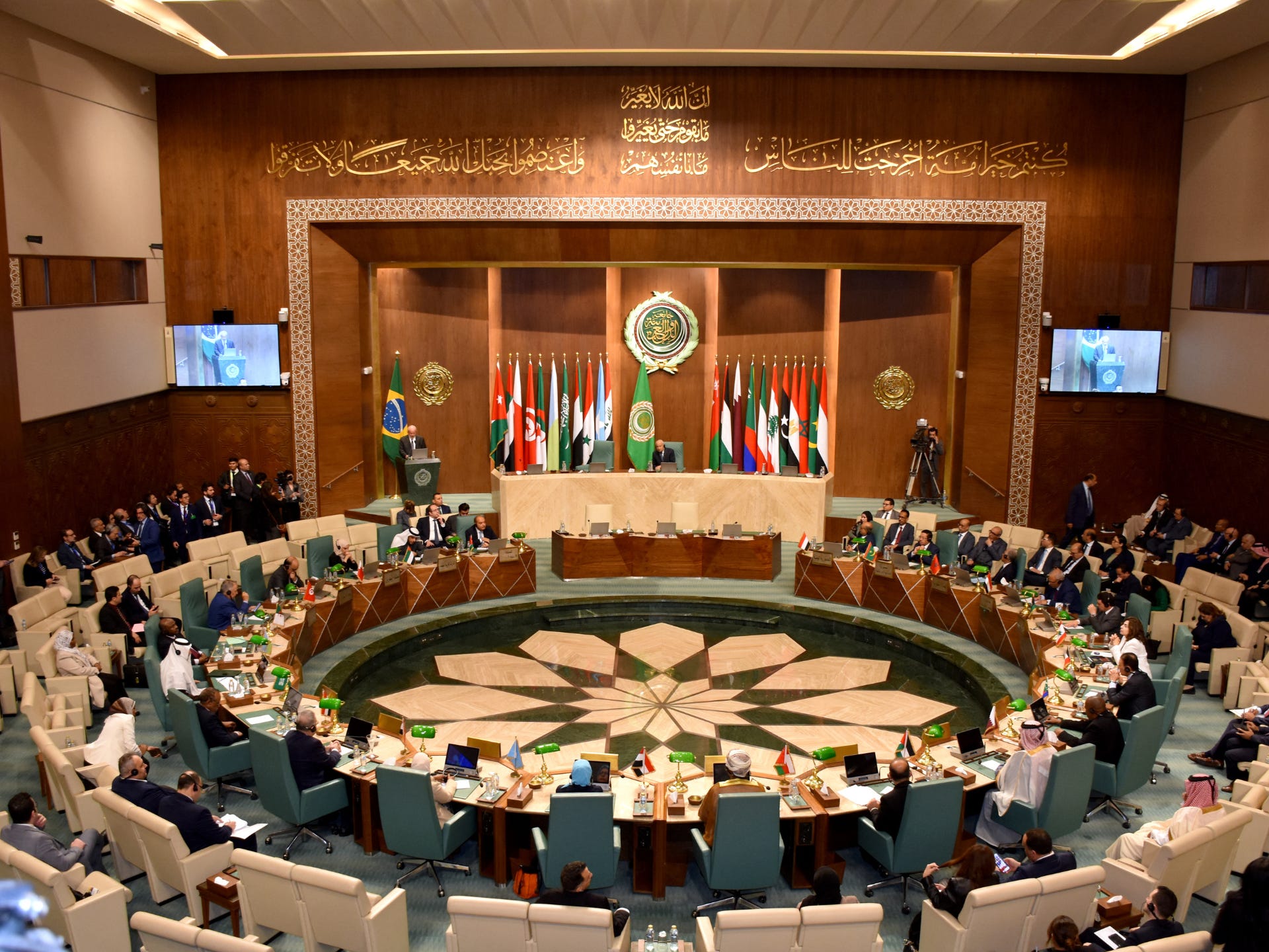 Der brasilianische Präsident Luiz Inacio Lula da Silva spricht während eines Treffens der Arabischen Liga zur Erörterung des Israel-Hamas-Krieges in Gaza am 15. Februar 2024 in Kairo.