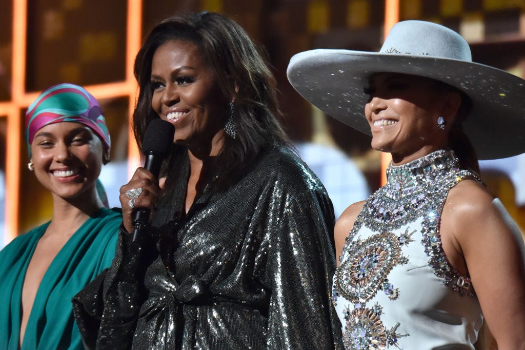 Michelle Obama bei den Grammys 2019 zusammen mit Alicia Keys und Jennifer Lopez
