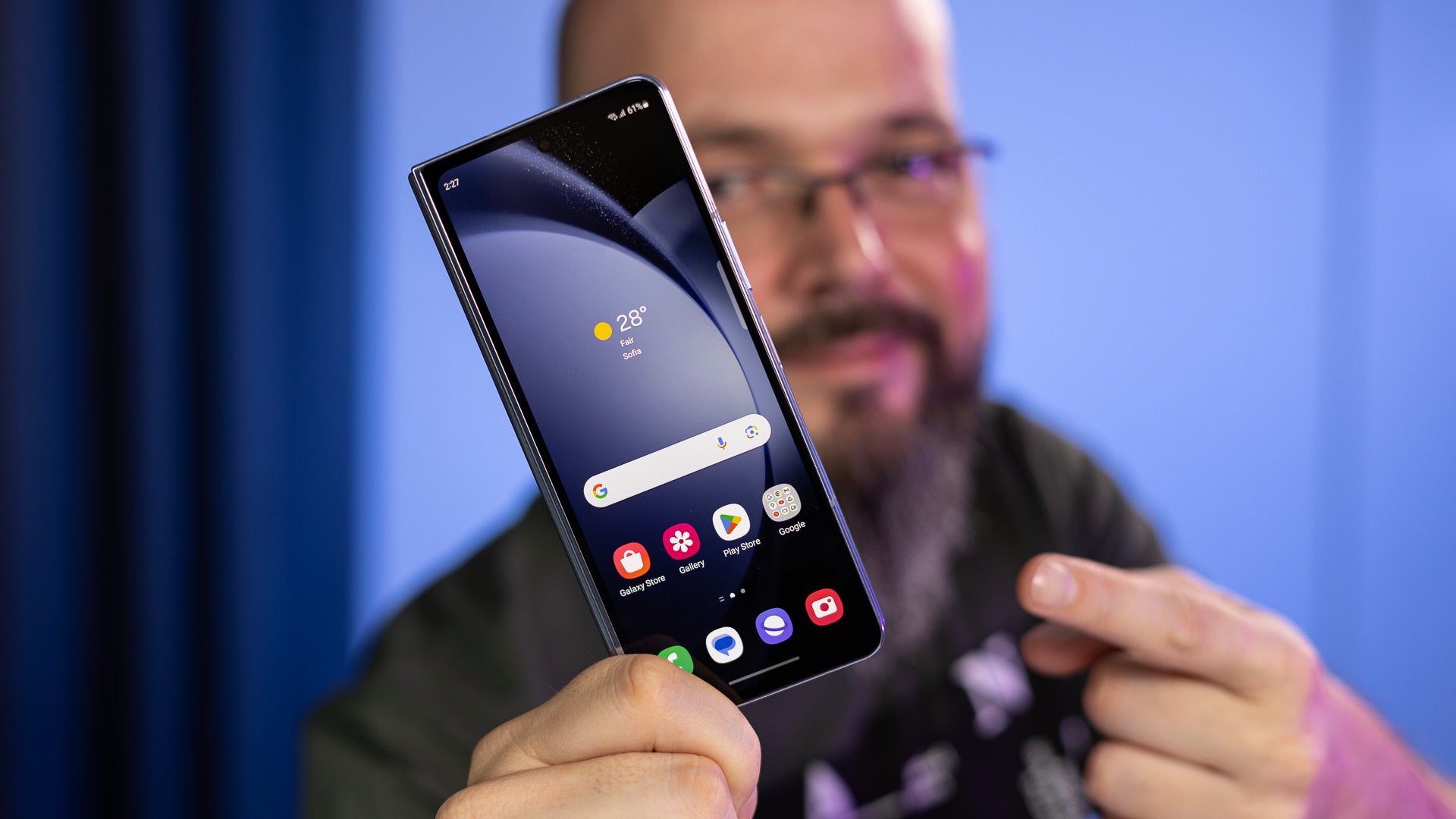 Der äußere Bildschirm des Z Fold 5 (Cover-Display) – Wird Samsung endlich ein faltbares Gerät herstellen, das man auch gefaltet verwenden kann?
