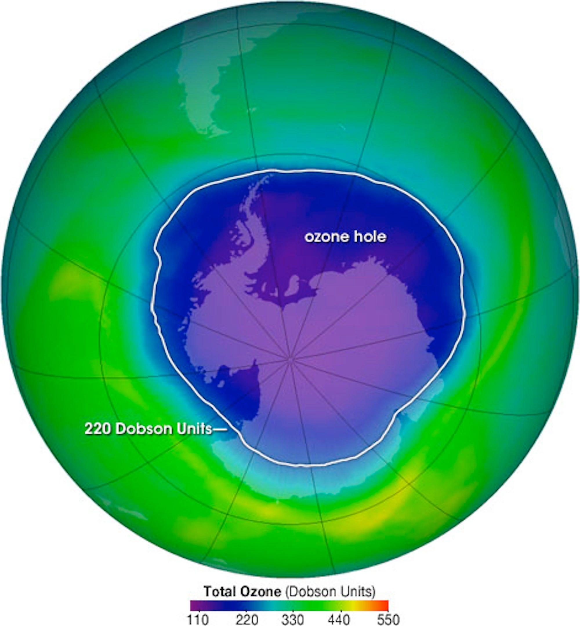Ein Bild zeigt eine Wärmekarte der Ozonschicht rund um den Planeten.  Über einer Stange ist ein großes Loch zu sehen