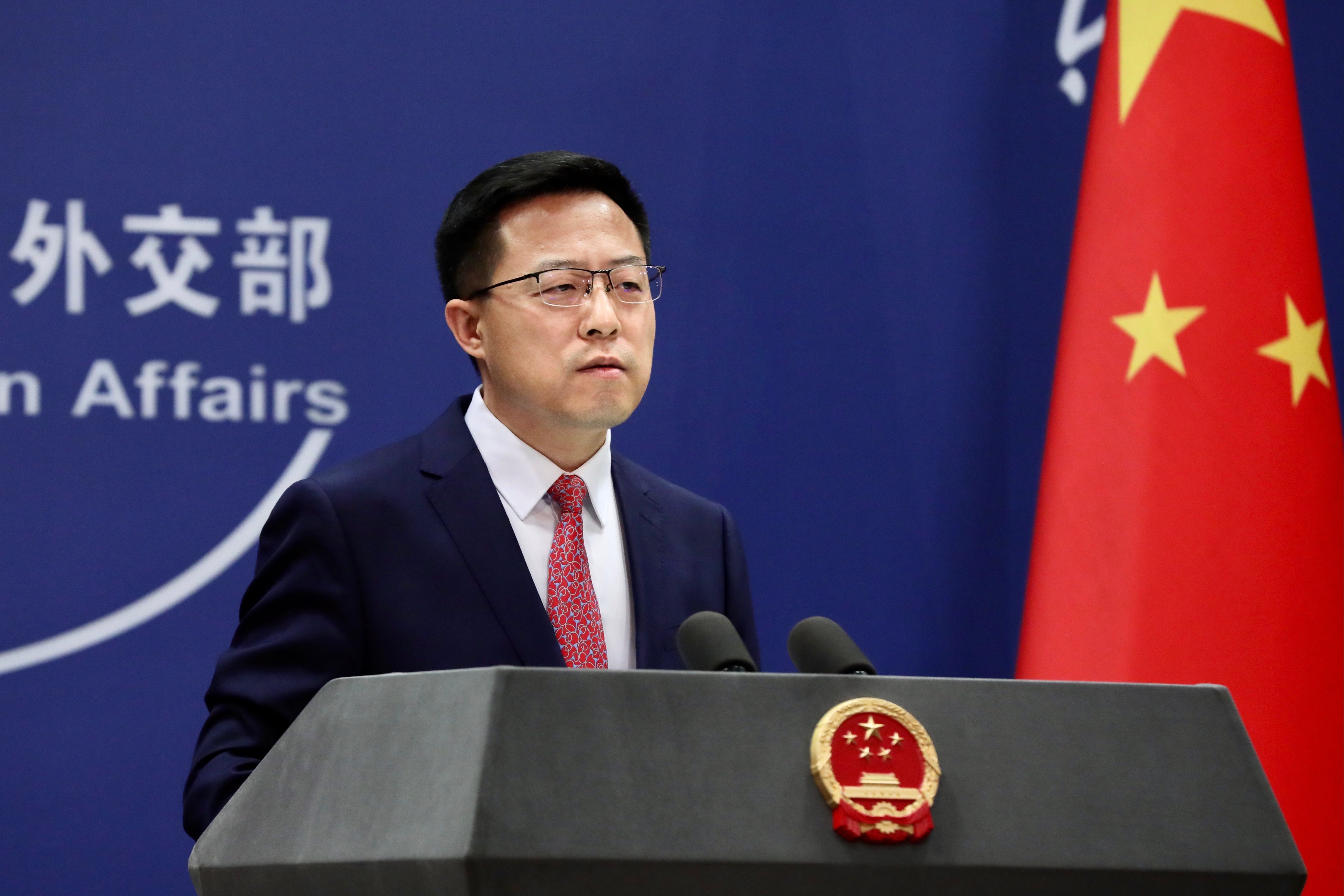 Der Sprecher des chinesischen Außenministeriums, Zhao Lijian, nimmt am 20. Dezember 2021 an einer Pressekonferenz in Peking, China, teil.