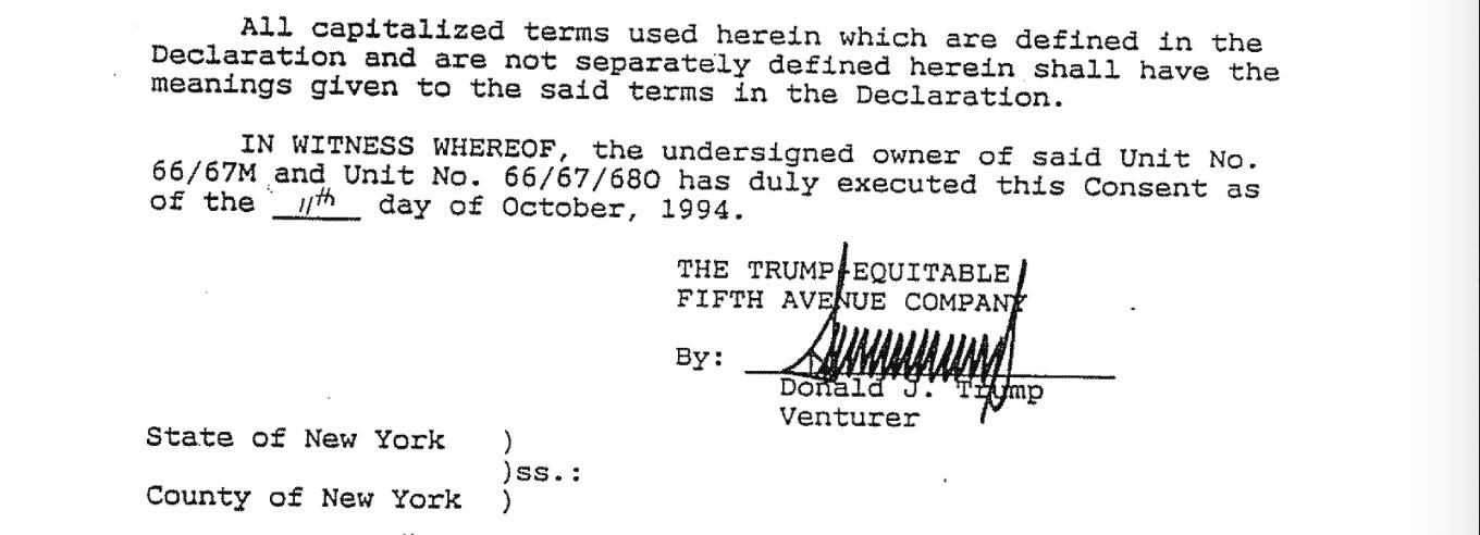 Donald Trumps Unterschrift auf einer Immobilienakte zeigt, dass er zumindest 1994 wusste, wie groß seine eigene Triplex-Wohnung war.