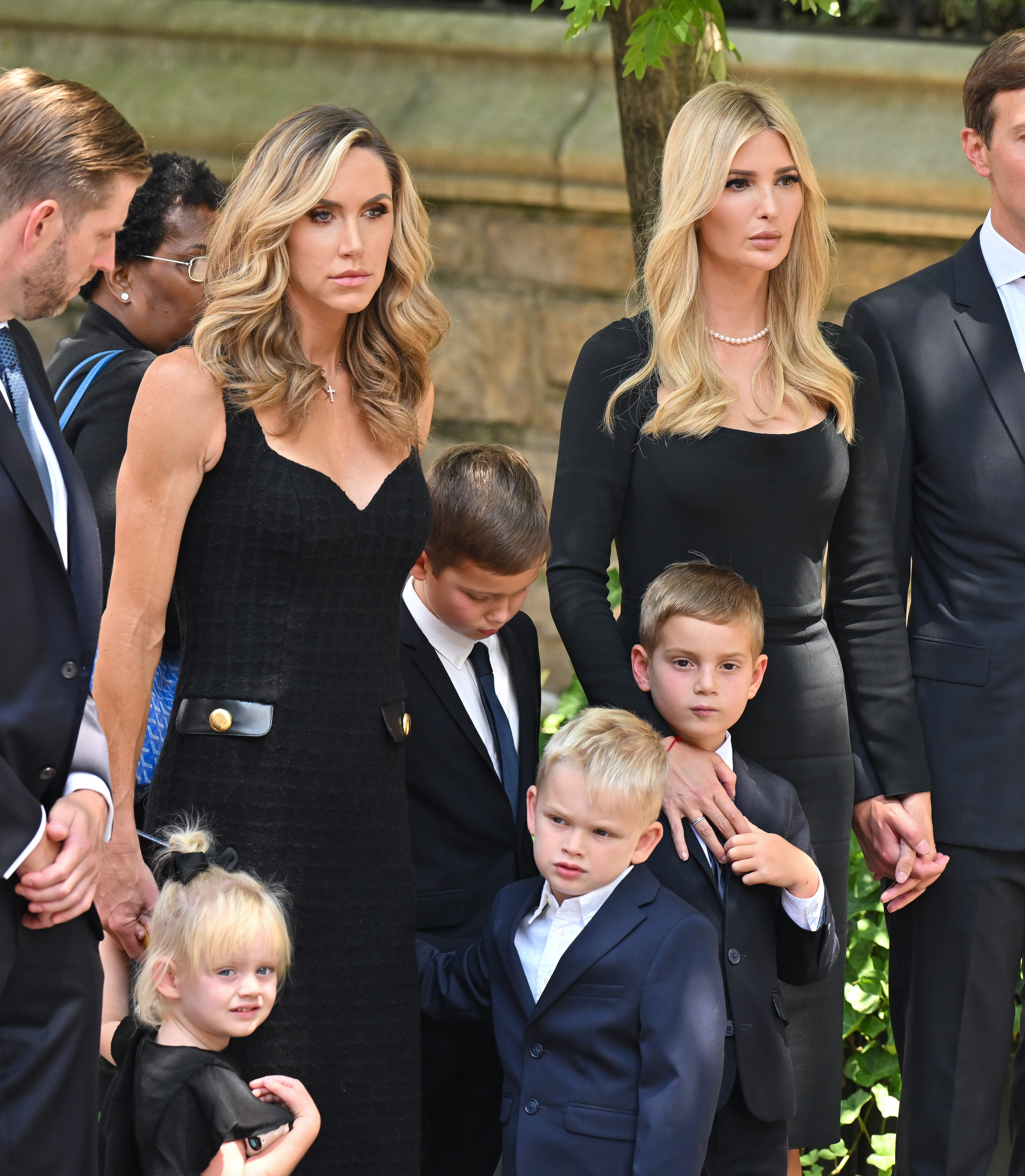 Lara Trump mit ihrem Sohn Luke und ihrer Tochter Carolina im Jahr 2022.