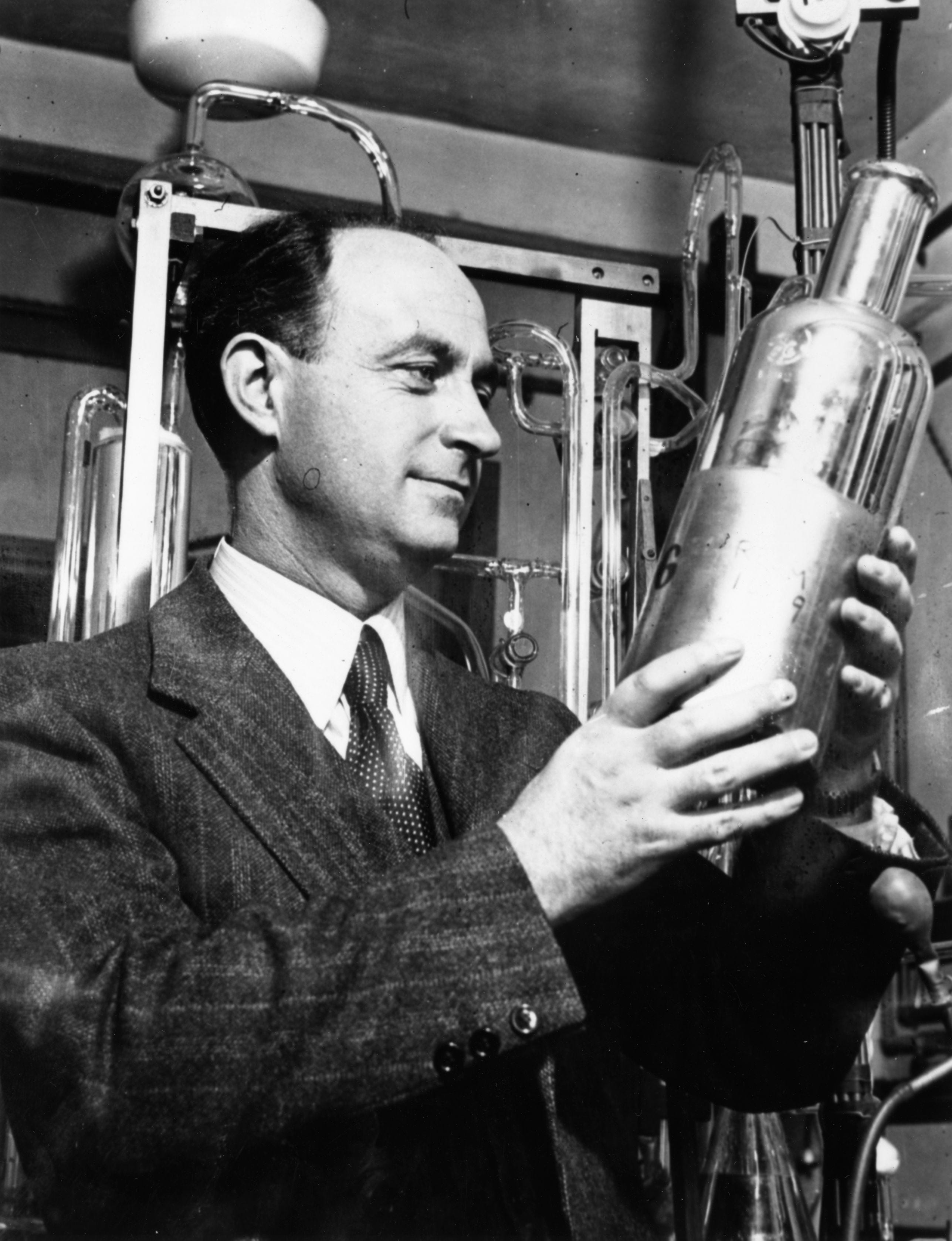 Enrico Fermi in einem Labor an der Columbia University