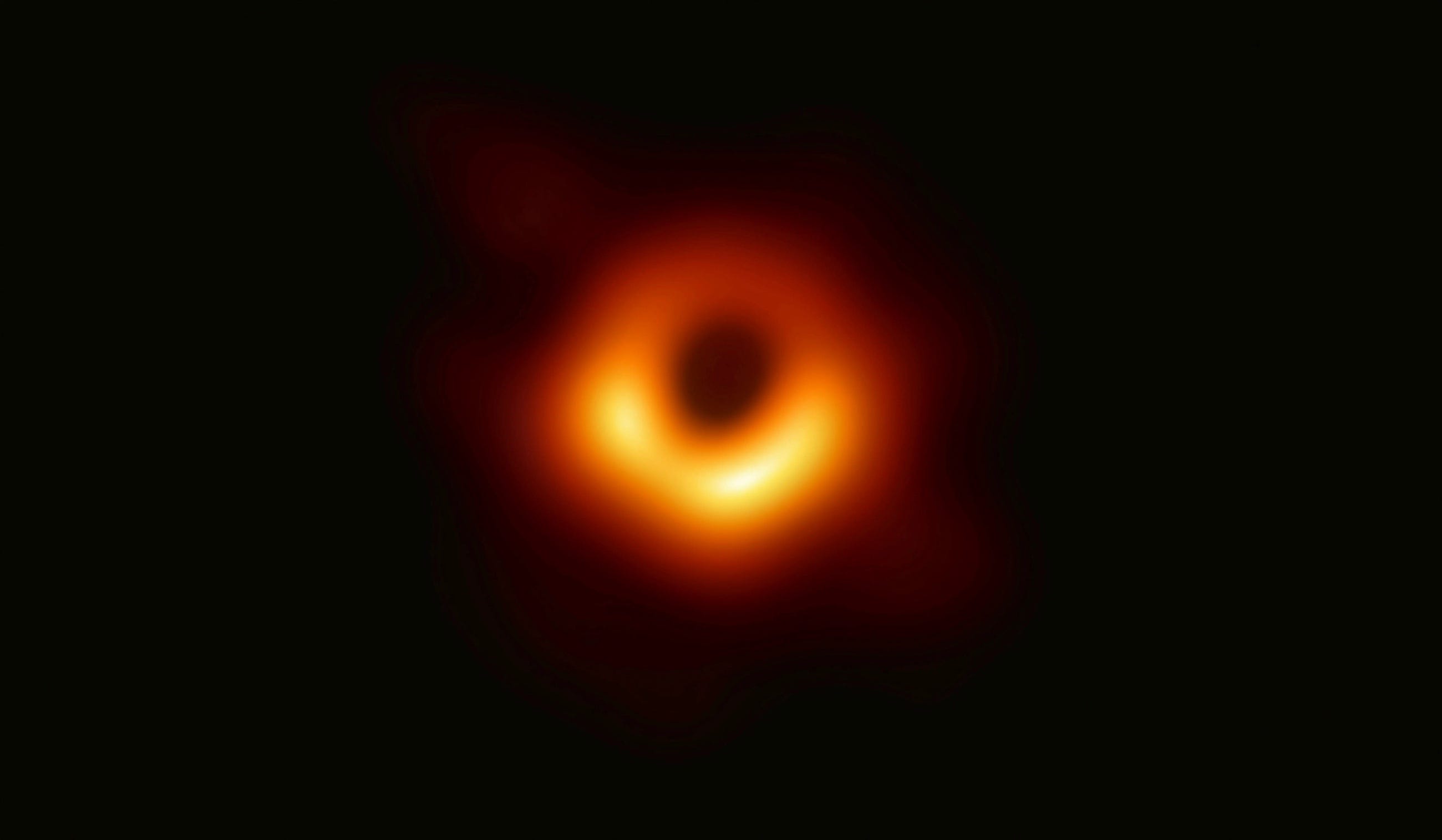 Erstes Bild eines Schwarzen Lochs M87