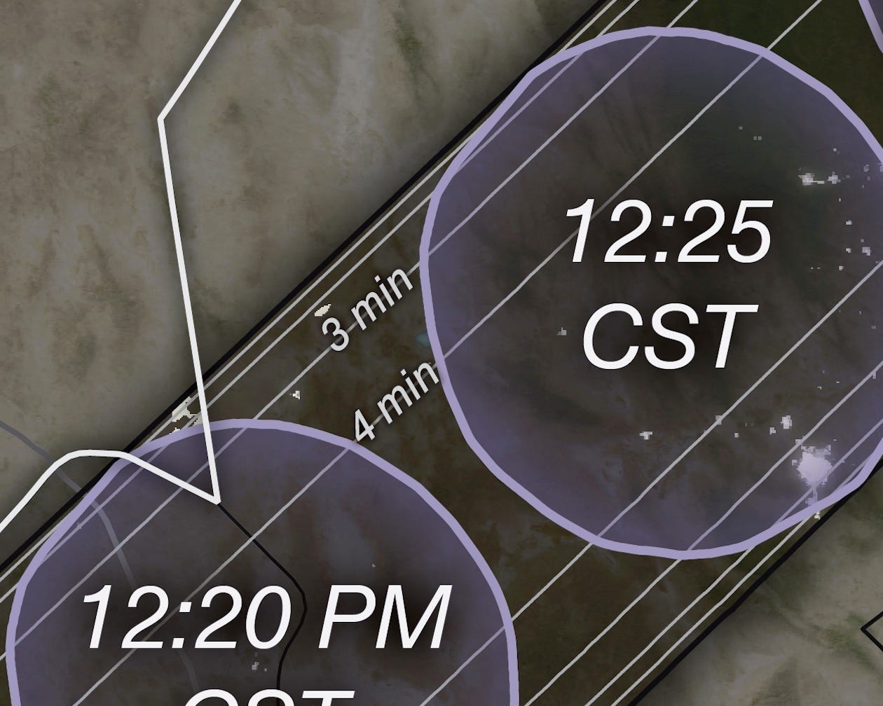 Die Linien, die auf der NASA-Karte den Weg der Sonnenfinsternis entlanglaufen, betragen 3 bis 4 Minuten