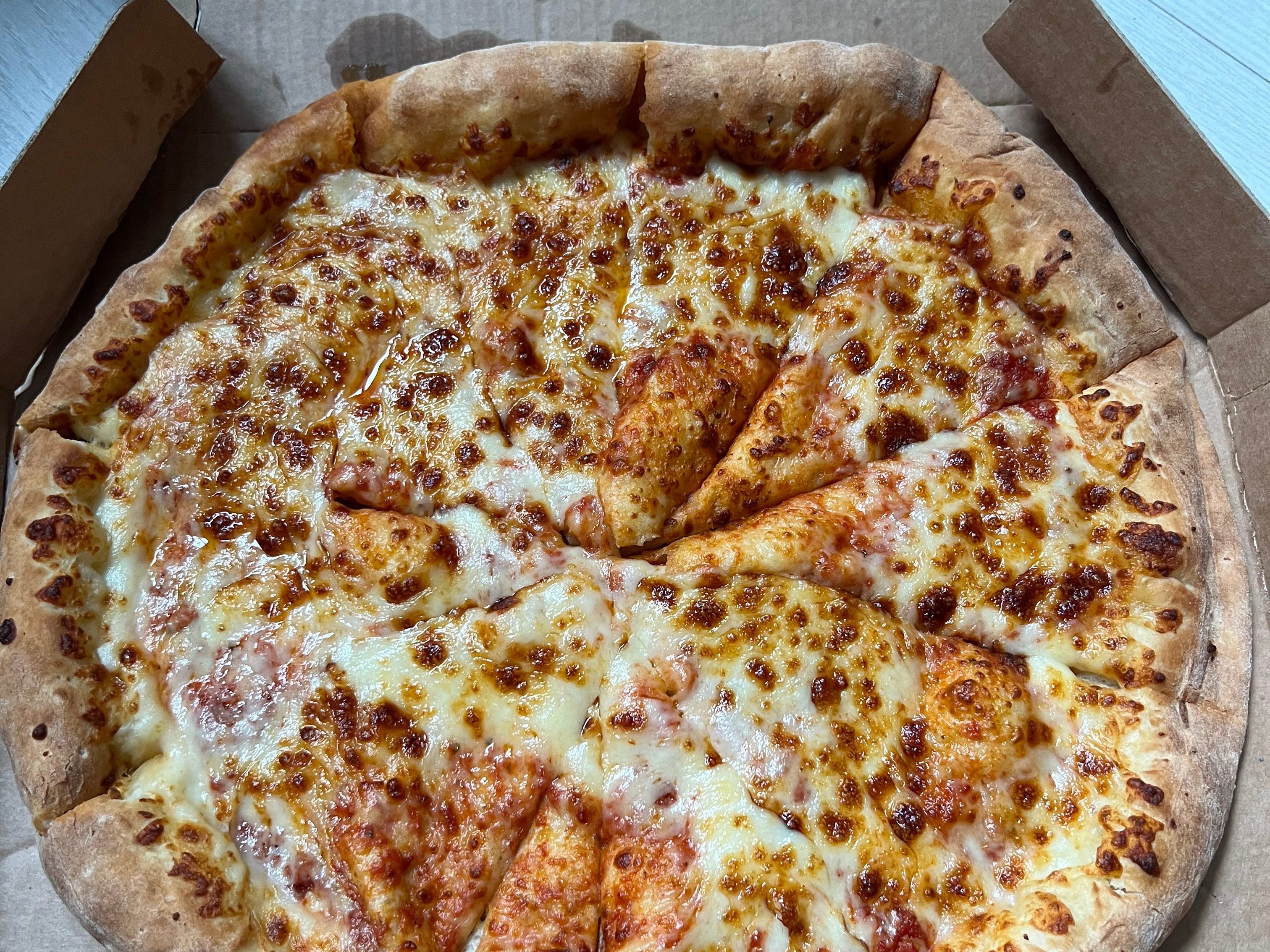 Papa Johns Pizza in einer Schachtel