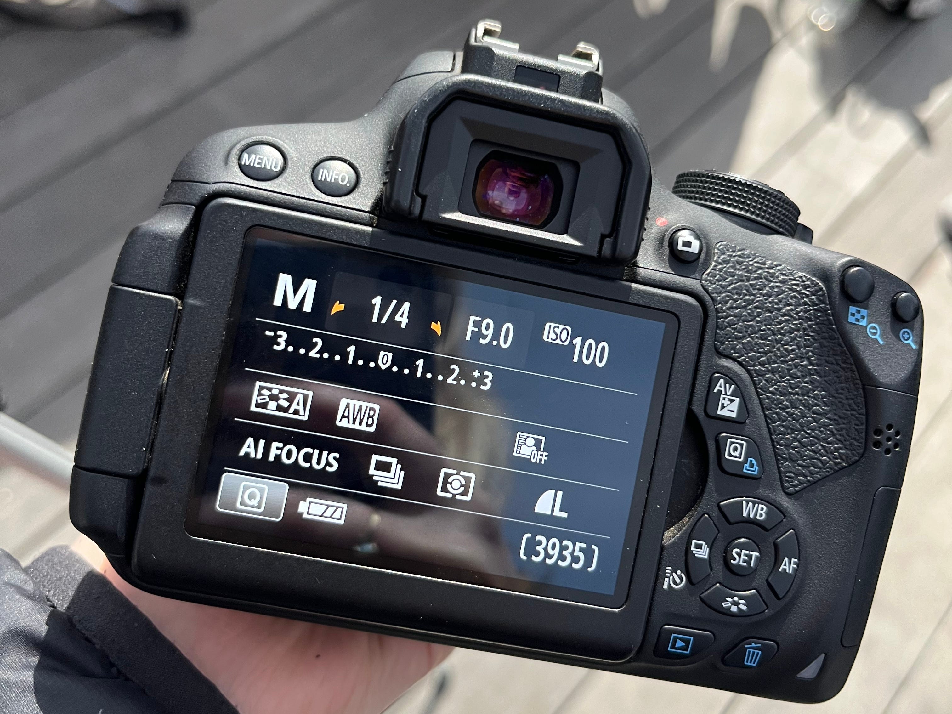 Ein Foto der manuellen Einstellungen an einer Canon Rebel T5i