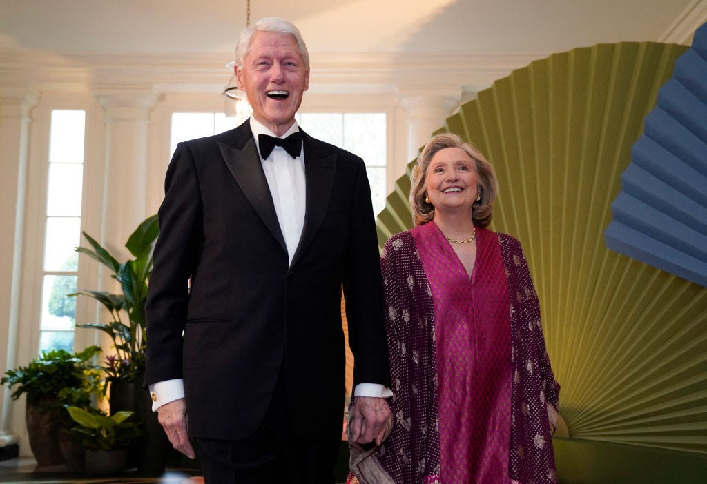 Bill und Hillary Clinton bei einem Staatsessen im Weißen Haus für Japan