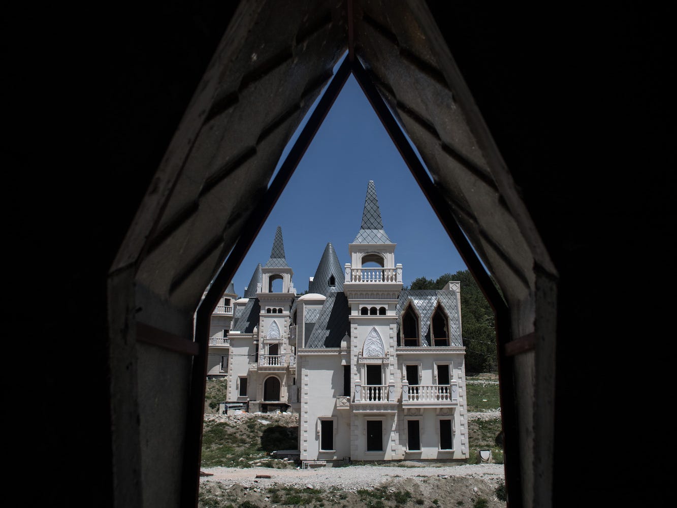 Die verlassene „Burg“-Gemeinschaft Burj Al Babas in der Türkei