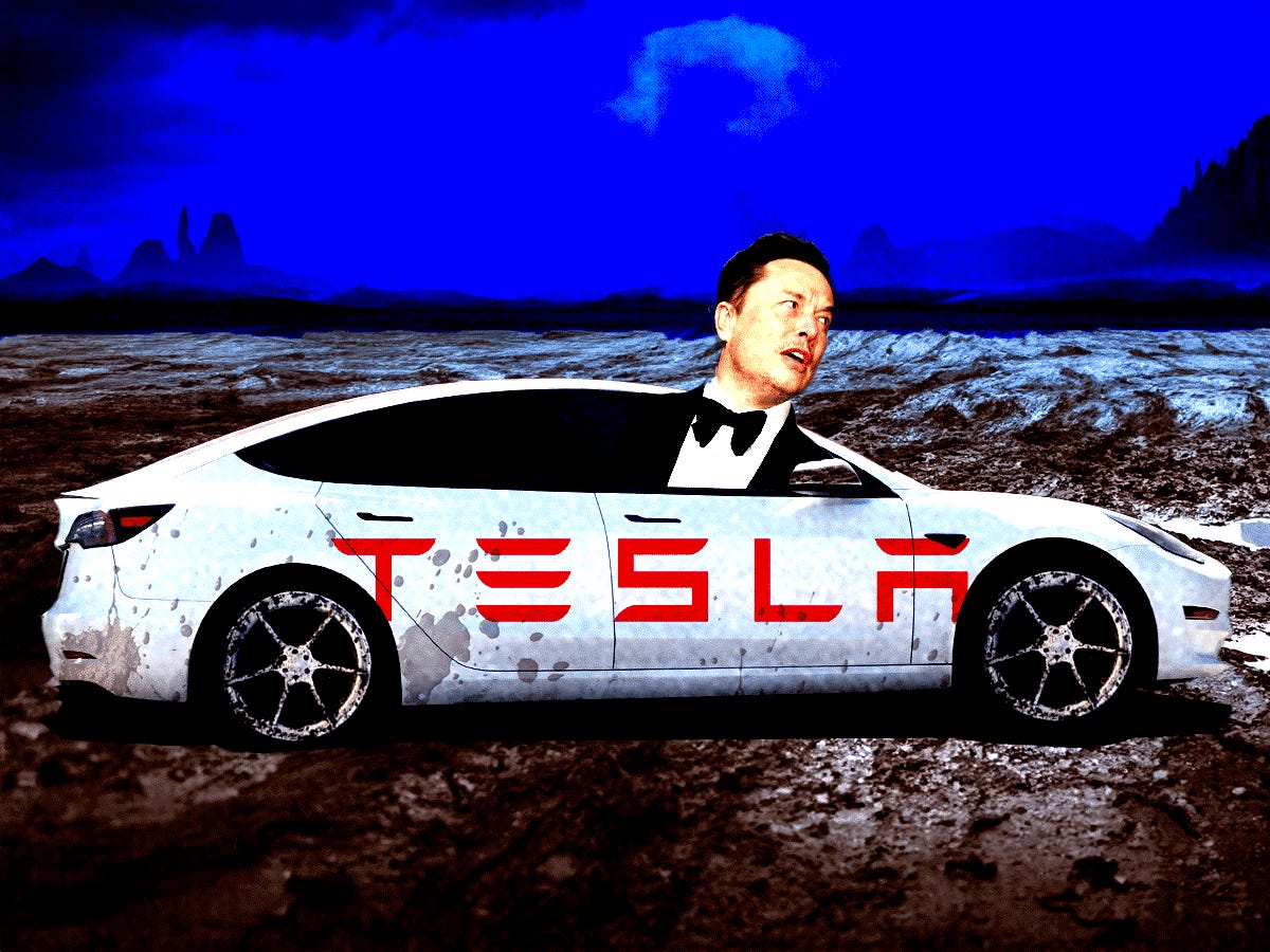 Elon Musk in einem animierten Tesla-Taxi, das seine Räder im Schlamm mit blauem Hintergrund dreht