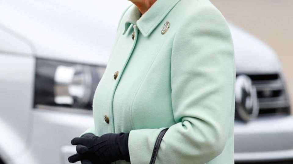 Did you know ?: The Queen would NEVER wear this color