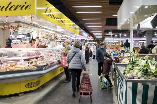 The market hall of the place du 11-Novembre, in Malakoff (Hauts-de-Seine), on January 15.