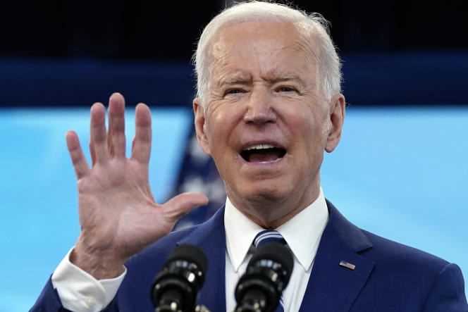 Joe Biden announced that 90% of Americans should have access, as of April 19, to a vaccination center within 8 kilometers (5 miles) of their homes.