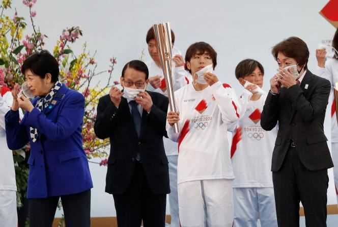 All participants at the start of the Olympic torch relay had to complete, in the seven days preceding the ceremony, a daily health monitoring document.