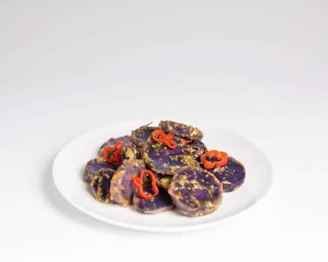 Potato salad (purple variety Ulysse) by Pierre Gayet.