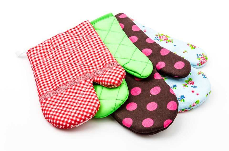 Recycle scraps of fabric: sew pot holders