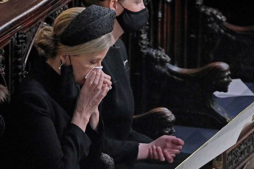 Countess Sophie weeps for her dead father-in-law.