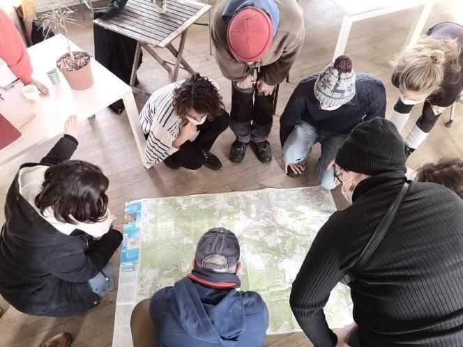 Master 1 students from the Versailles National School of Landscape work on city-countryside links.