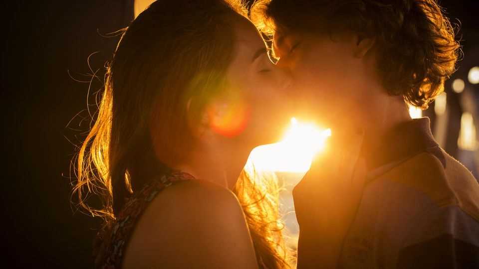 These zodiac signs are the best kissers