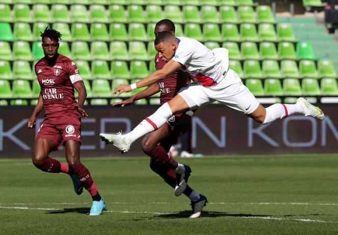 Author of a double, Kylian Mbappé carried the PSG to victory in Metz, Saturday, April 24.