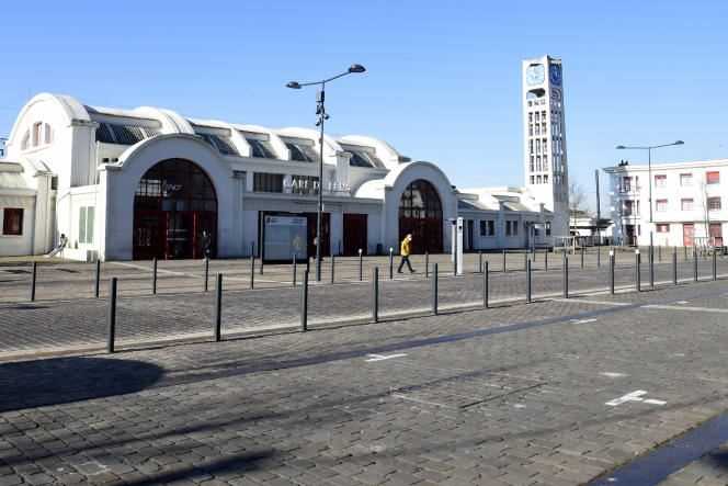 Lens station (Pas-de-Calais), in March.