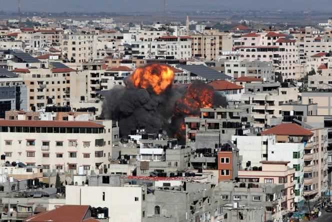 A plume of fire and smoke after an Israeli army bombardment in Gaza on May 14, 2021.