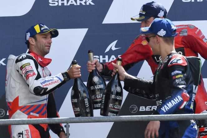 The French Johann Zarco (left) can drink with his compatriot Fabio Quartararo (3rd) and the winner of the French Grand Prix, the Australian Jack Miller, Sunday May 16.  The Ducati Pramac rider achieved a great performance on the Bugatti circuit at Le Mans.