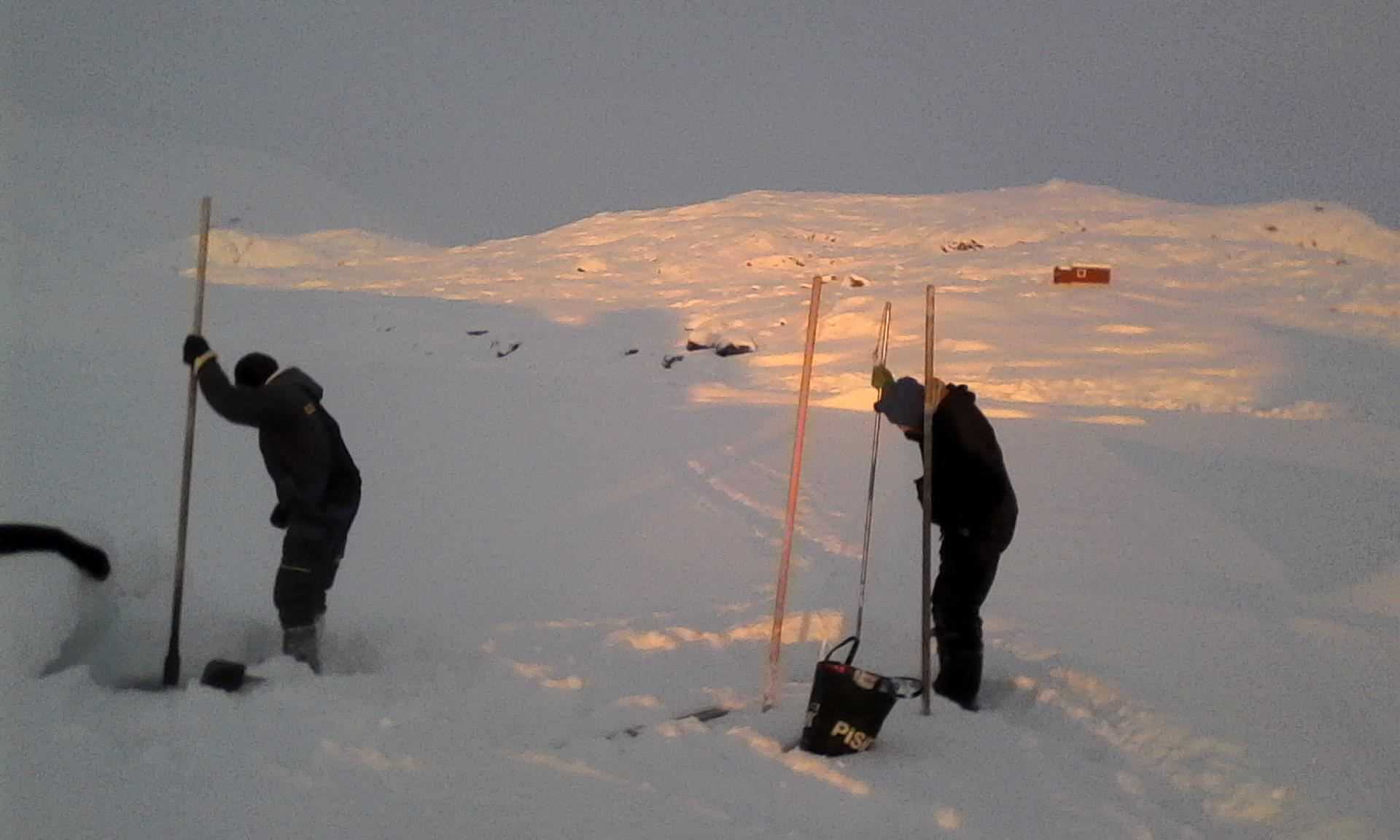 A fishing session in Nunatarsuaq.