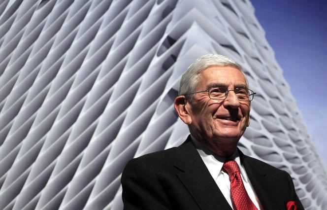 The billionaire Eli Broad, in 2011, in Los Angeles, in front of the model of his future museum of contemporary art.