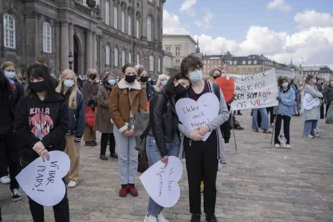 Demonstration in front of the Danish Parliament against the Danish government's decision to revoke Syrians' visas in Denmark, in Copenhagen on April 21, 2021.