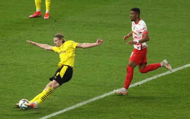 Dortmund's Norwegian striker Erling Braut Haaland (left) during the German Cup in Berlin on May 13, 2021.