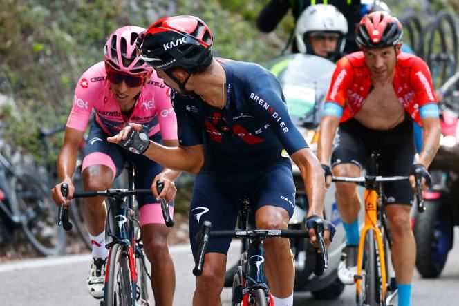 The pink jersey, Egan Bernal, encouraged by his teammate, Daniel Felipe Martinez, during the 17th stage of the Tour of Italy, May 26, 2021