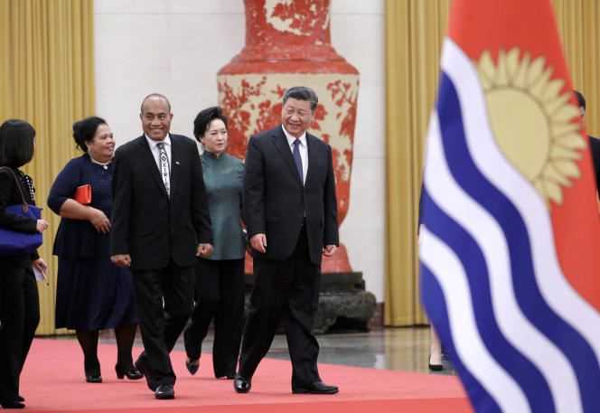 Kiribati President Taneti Maamau and his wife Teiraeng Tentoa Maamau meet with Chinese President Xi Jinping and his wife Peng Liyuan on January 6, 2020, in Beijing.