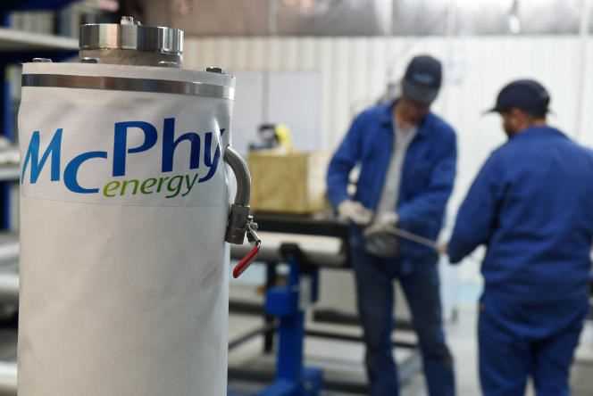At the headquarters of the McPhy SME, specializing in clean hydrogen production and distribution equipment, in La Motte-Fanjas (Drôme), November 6, 2015.