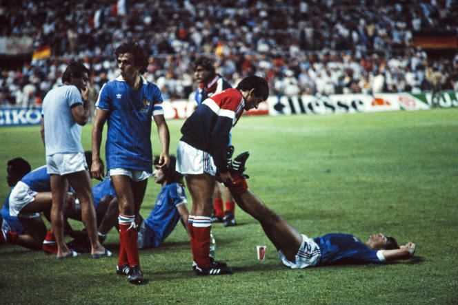 Michel Platini and the players of the France team prepare for the penalty shoot-out against FRG (West Germany), July 8, 1982, in Seville, during the 1982 World Cup in Spain.