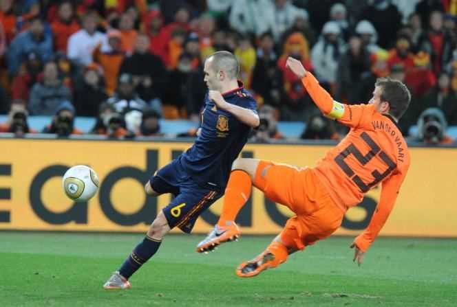 When the Spaniard Andrés Iniesta was about to score the winning goal in the 2010 World Cup final against the Netherlands by Rafael van der Vaart, on July 11, 2010, in Johannesburg (South Africa).