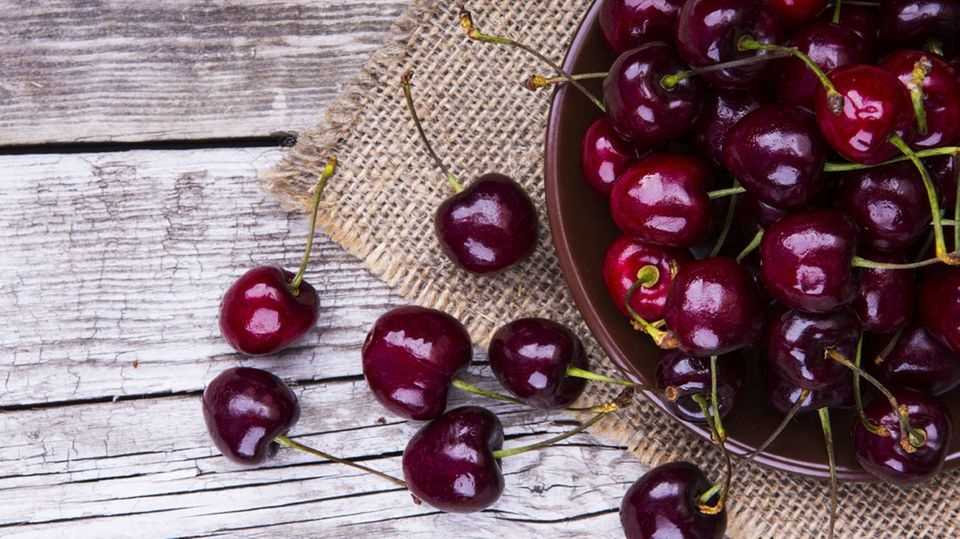 Preserving cherries: It's that easy
