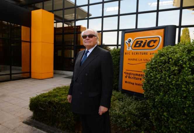 Bic Chairman and CEO Bruno Bich during a visit by Michel Sapin, Minister of the Economy and Finance, to a factory of the French company Bic, which manufactures pens, lighters, razors and printed paper products , in Montévrain, near Paris, on October 27, 2016.