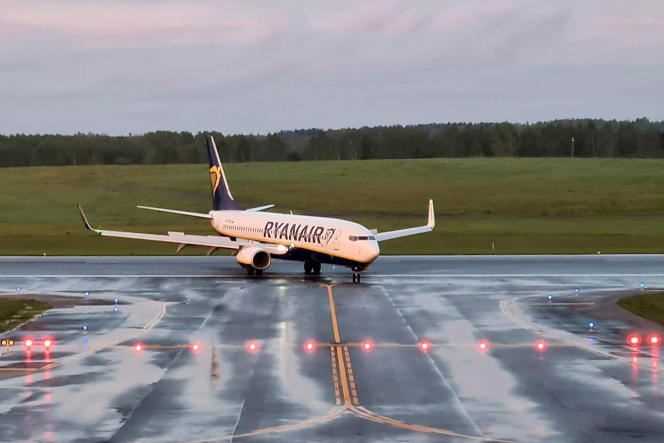A plane of the Irish company Ryanair, at the airport of Vilnius (Lithuania), in May 2021.