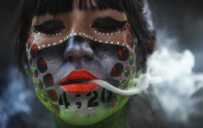 During a demonstration calling for the legalization of cannabis, in front of the Senate, in Mexico City, on April 20, 2021.