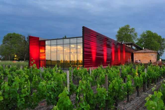 The cellar of Chateau La Dominique, created in 2013 by Jean Nouvel, whose red color recalls all the nuances of wine.