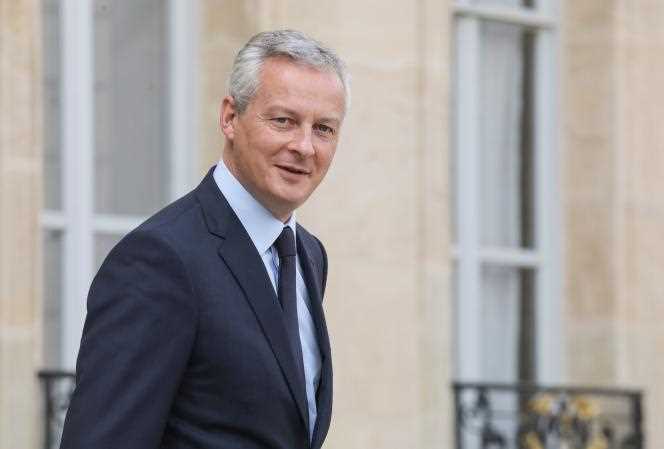 The Minister of the Economy, Bruno Le Maire, leaves the Elysée Palace in Paris on September 19, 2018.